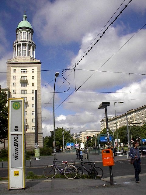 Frankfurter Tor by Red Haircrow
